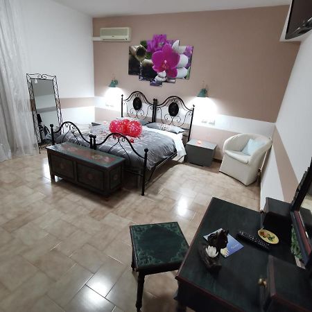 Bed & Breakfast Villa Flora Eredita Kültér fotó