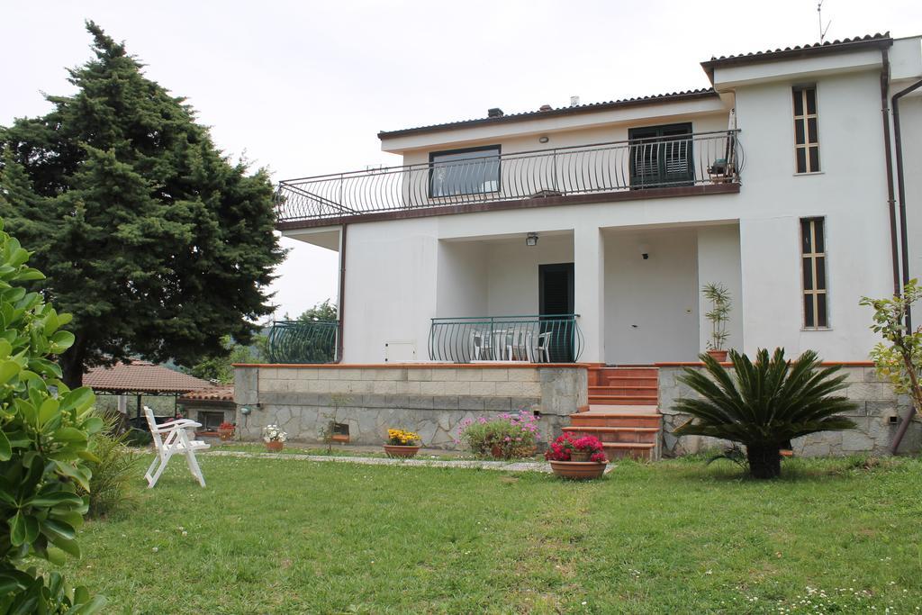 Bed & Breakfast Villa Flora Eredita Kültér fotó